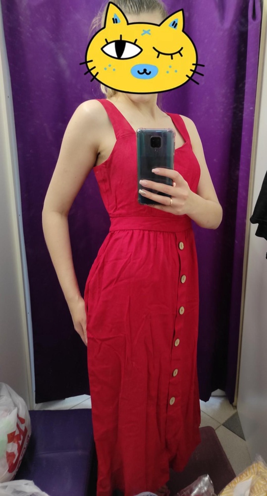 Красивый сарафан, но конкретно мне модель не подошла+большемерит.Ношу 48 размер, заказала 46, исходя из отзывов, и всё равно повис на мне, как на вешалке. Думаю, что девушкам с красивой грудью больше 2-3 размера, он будет очень хорош. Из минусов отмечу, что небольшой подклад выше груди с внутренней стороны никак не закреплен, поэтому норовит выскочить, из-за чего портит внешний вид.