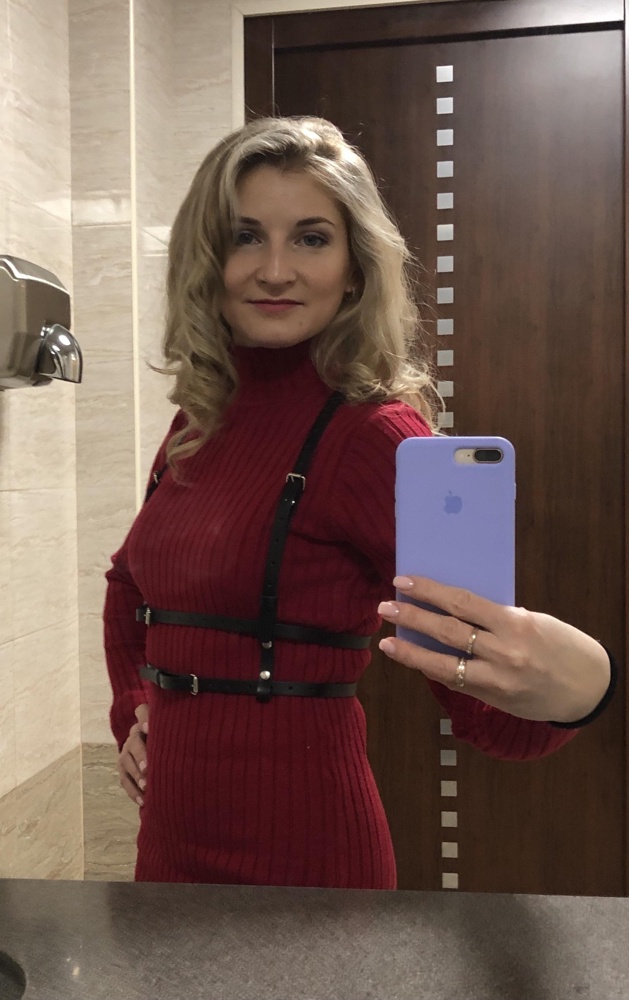 Крутая! Обожаю ее. Все регулируется и отлично сидит🔥 идеально дополняет образ👍🏼