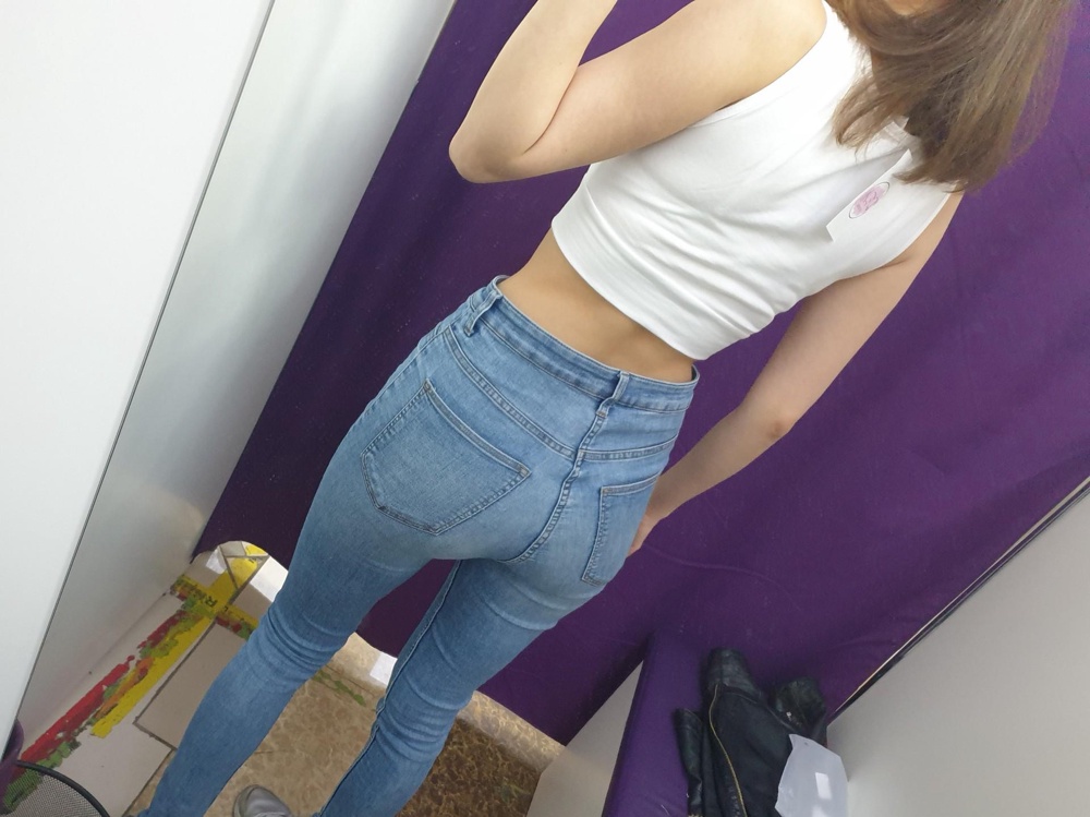 Хорошо сидит, сочетается с классическими вещами