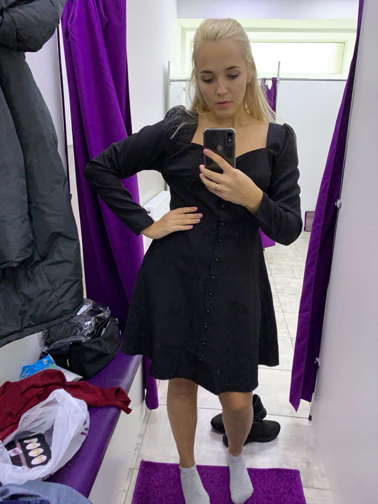 Платье понравилось! Хорошая ткань, но с размером не угадала. Перезакажу на поменьше.