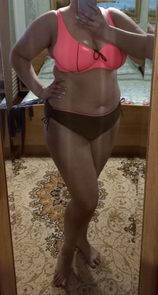 Цвет верха ярче чем на фото,в принципе понравилось.На 52 и грудь 5 заказывала 54,подошел,все комфортно