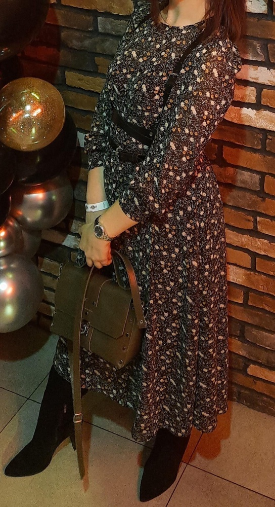 Не уверена в том, что кожа натуральная,  нооо качеством я довольна. Очень интересный аксессуар!