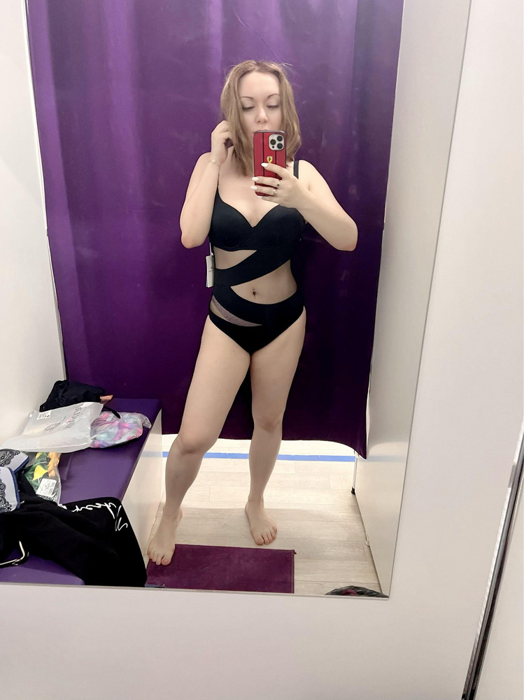 Отличный купальник, соответствует размеру, скрадывает лишнее, подчёркивает достоинства! Спасибо за быструю доставку! Очень приятный на ощупь) рекомендую!🥰