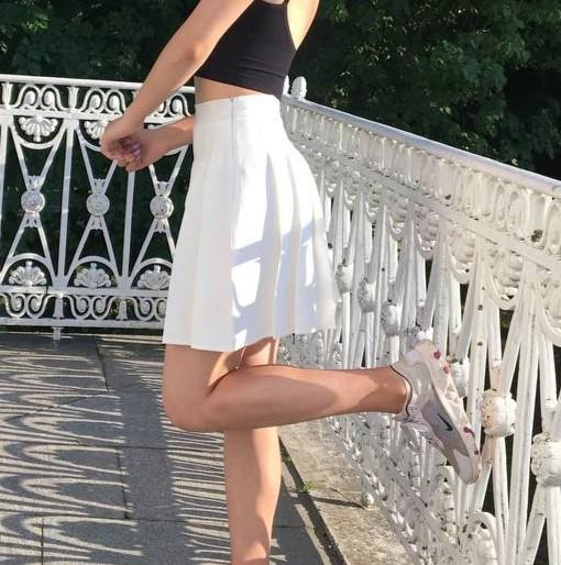 Юбка класс 👍.Приятная к телу, не просвечивает. Долго читали отзывы чтоб определиться с размером)) и взяли прям то что надо 👻.на об.т-65 об.б-91  S селя отлично)