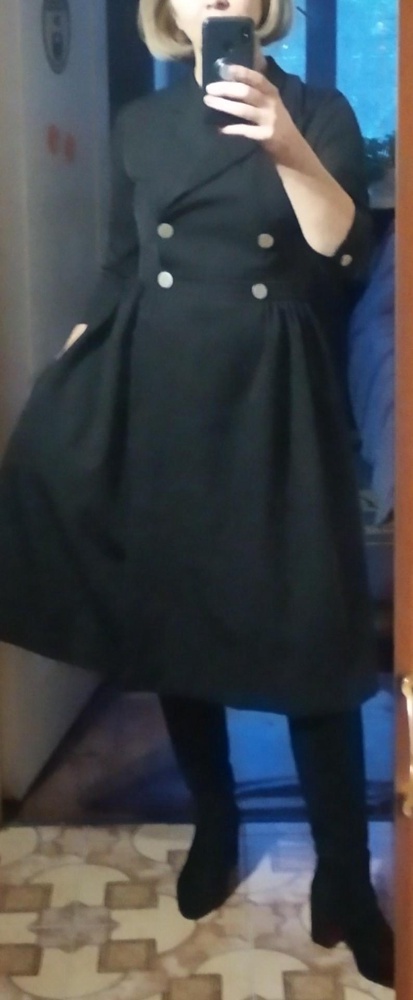 Отличное платье, но на 46 размер. Не устояла, взяла. Бум худеть