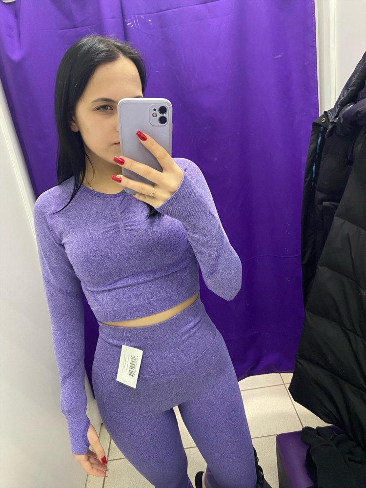 На свой S заказала размер М , сел идеально 