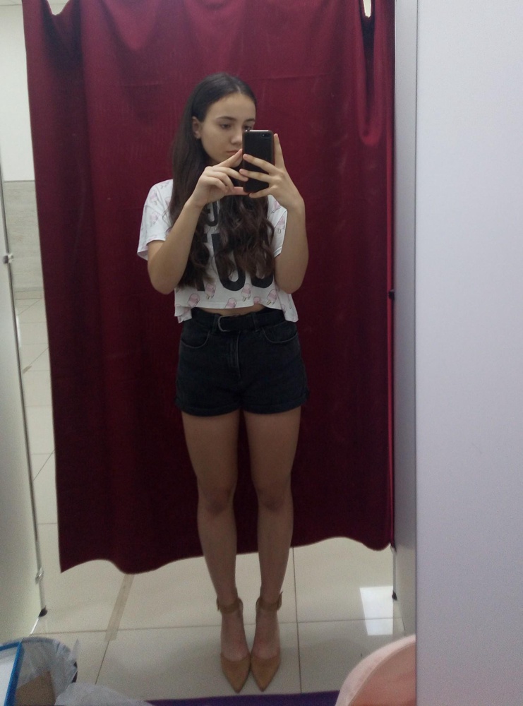 не успела заказать 39, поэтому решила рискнуть и заказать 38,подошёл прекрасно.