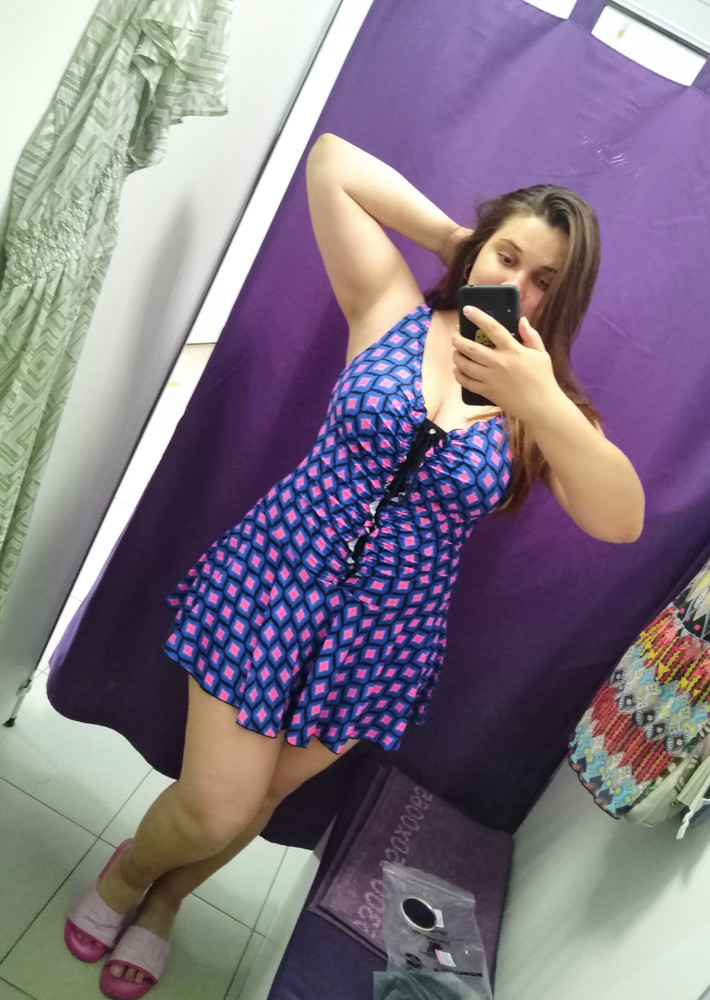 Мне подошёл! На фигуру "груша". Качество хорошее. Размеру соответствует. 