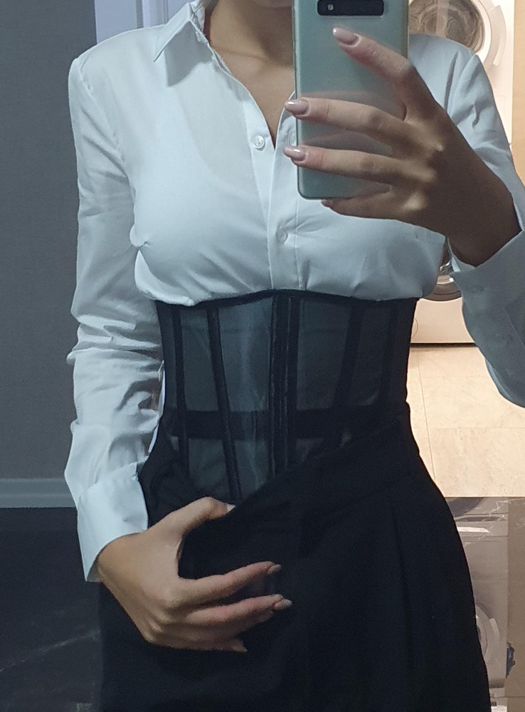 Корсет супер, но на талию меньше 60 см не подойдёт)