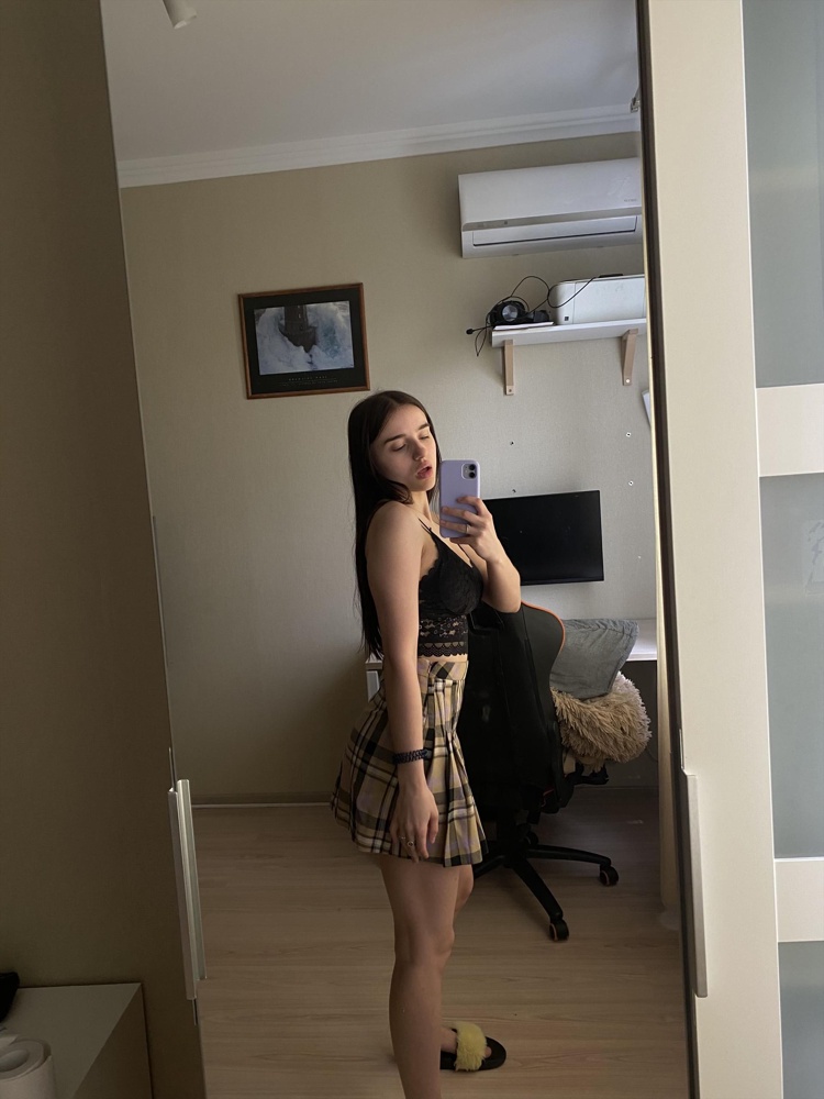 Афигенный! Хорошо держит грудь и выглядит очень красиво 