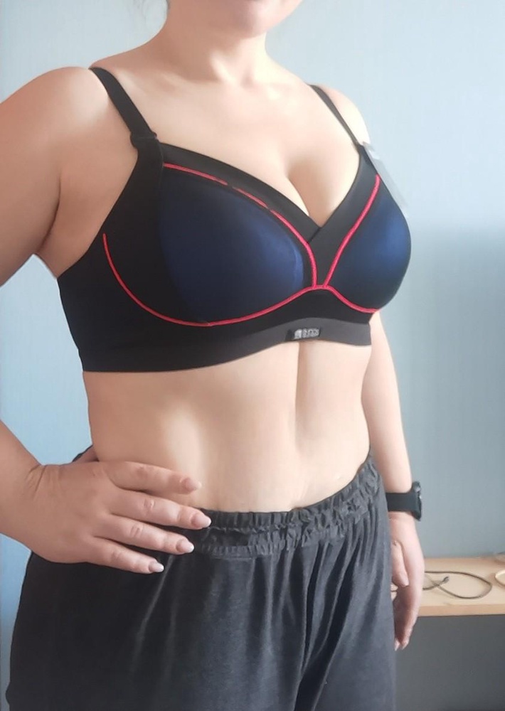 Параметры 85-99, в целом подошёл, резинка под грудью - плотно, застегнула на мах вариант застежки. Не смотря на то, что у меня чашка В, можно было взять и С, т.к. здесь очень сильный пуш ап.
Мне понравился, оставила в этом размере.