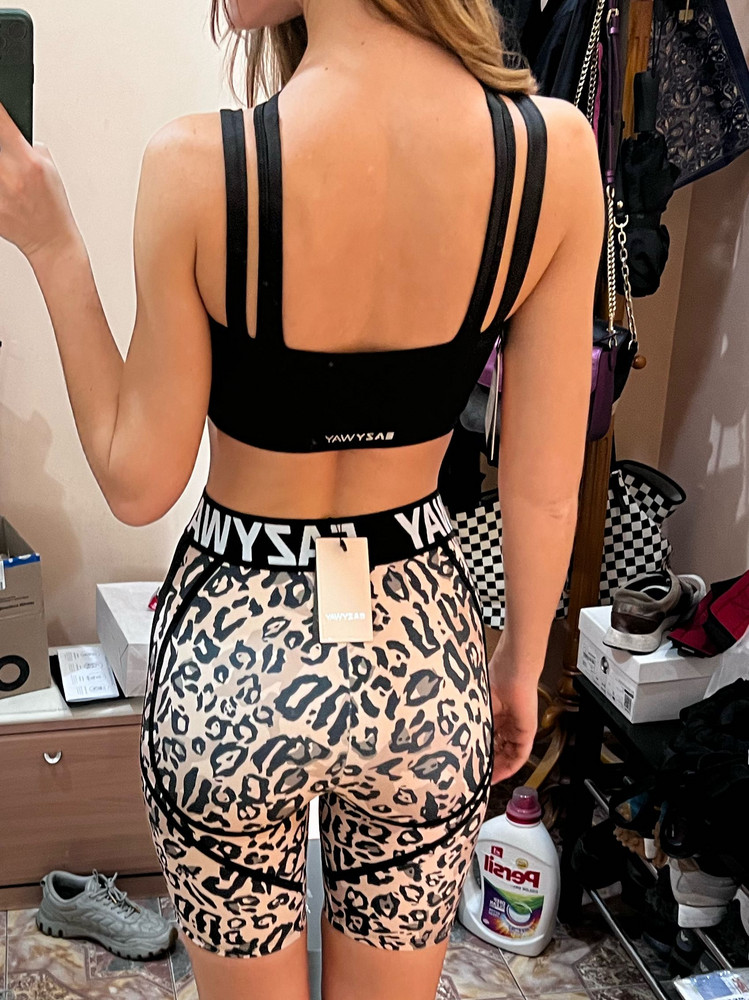 Топ сам классный, смотрится красиво выполнен тоже. Но маленькую грудь плющит(. Так у думала что для девочек с большой Грудью. Но я взяла хс, с закончились( думаю подрастянется и будет супер. Ещё по экспериментируют с чашечками внутри.