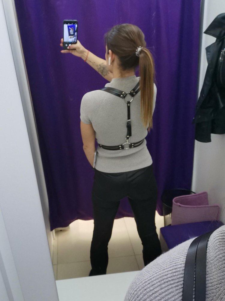 Очень крутая, подойдёт под любой образ.