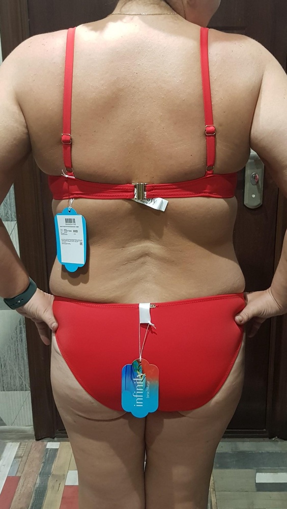 Выше всяких похвал!!! Яркий ! Качество отличное !!! Размер 50