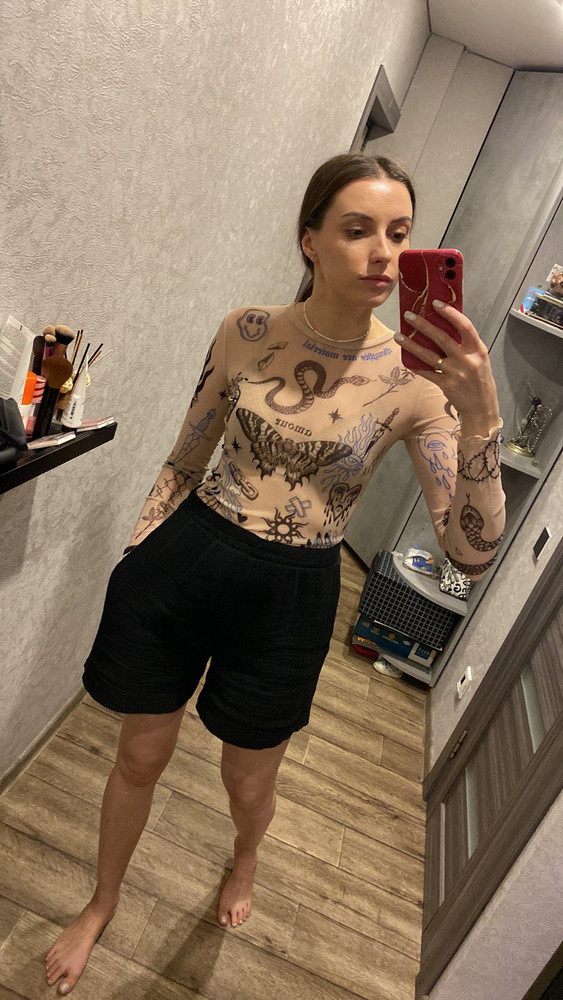 Прикольная очень , размер S , приятная на ощупь без запаха , рисунок чёткий