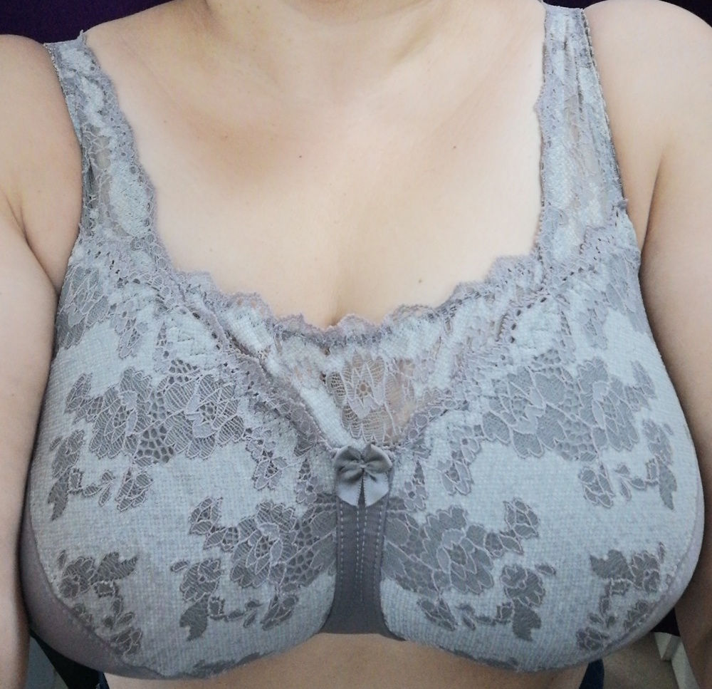 Продуманная модель. Держит отлично, скрывает всё что нужно и при этом выглядит достойно. Пришел в новенькой коробочке. Спасибо производителю и wildberries!!!