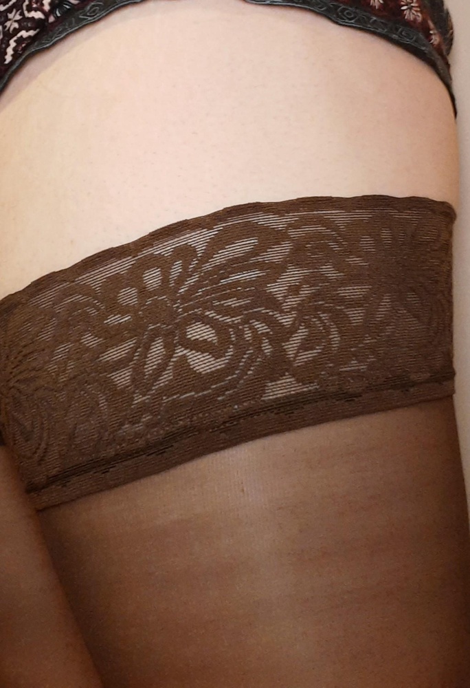 Просто супер! Всем советую! На толстые ножки нигде не передавливает. Размер 8 на 106 кг.