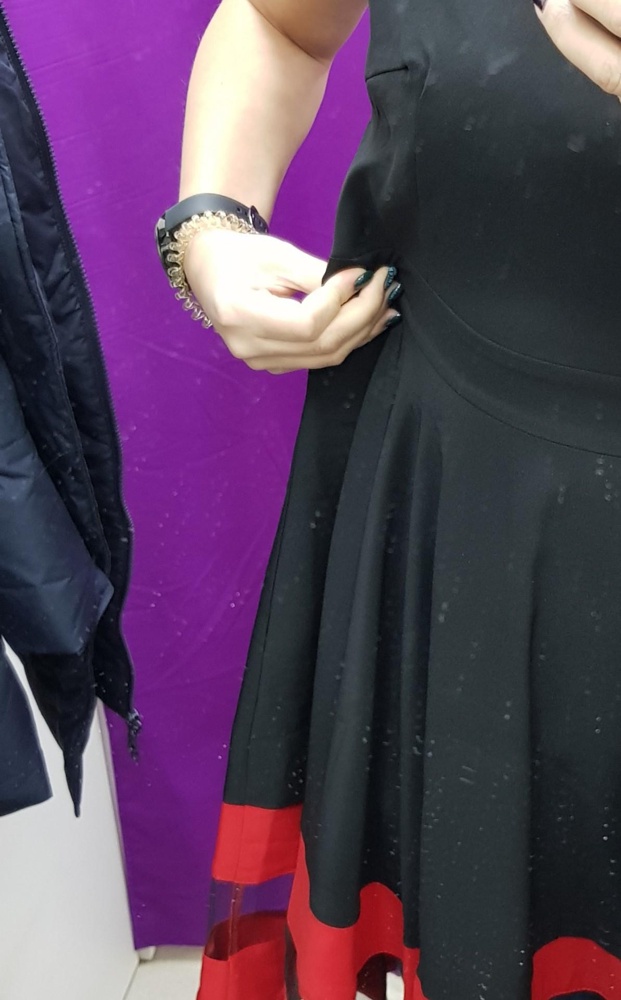 Платье хорошее, но слегка большемерит, заказала 46, залилась