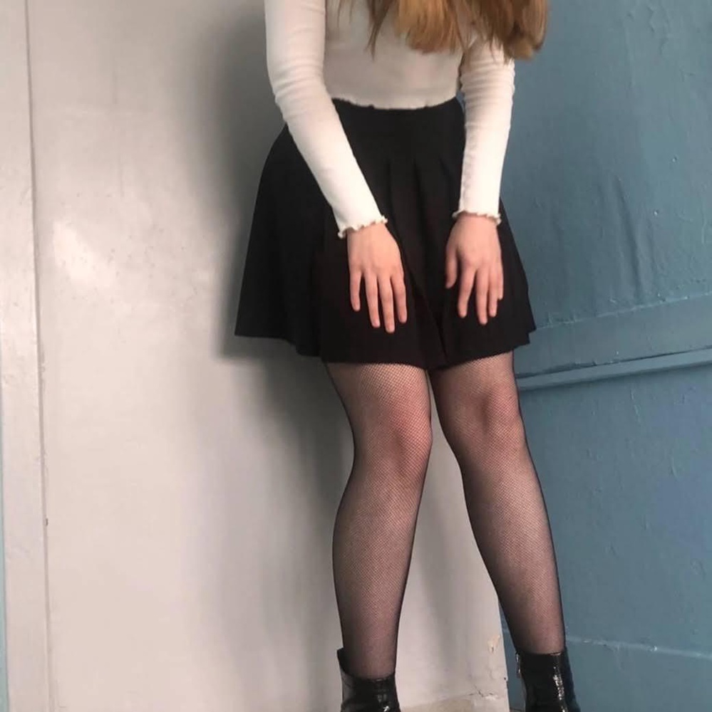 колготки хорошо тянутся, в первый день нет затяжек, не порвались