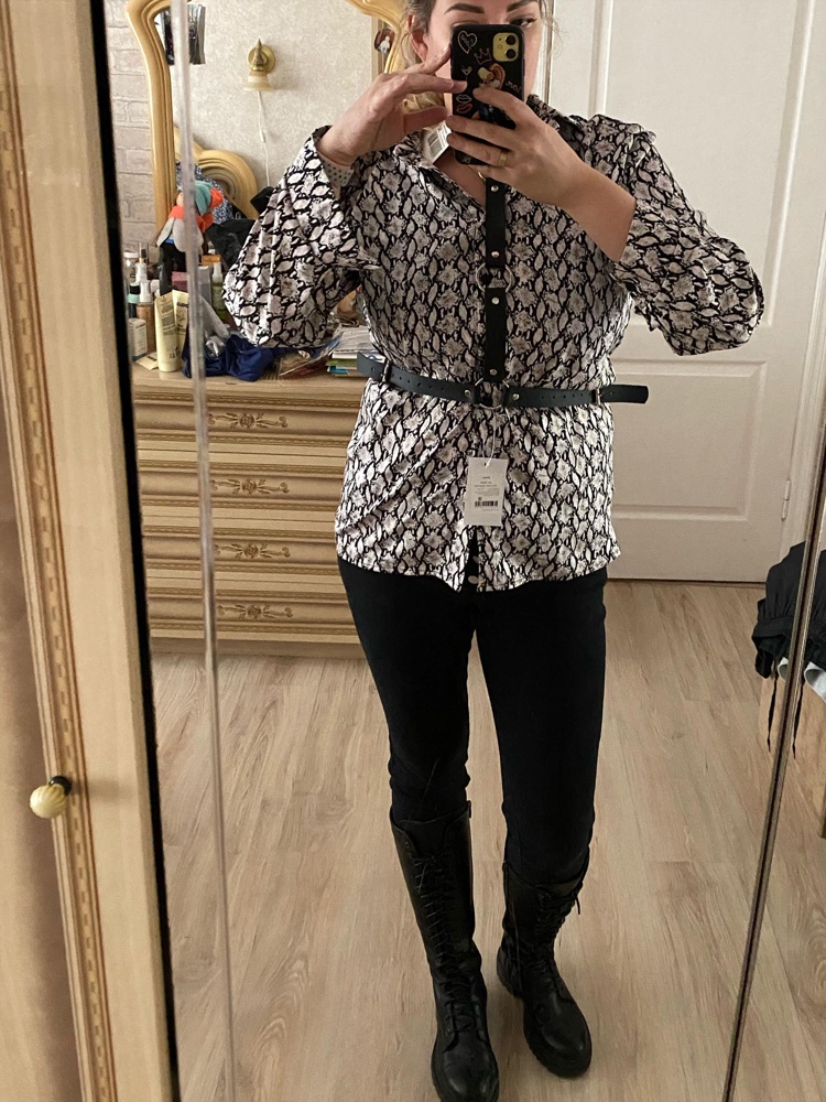 супер!давно хотела такой аксессуар в гардероб, но на 50-52 и грудь 4размера подобрать то,что не будет смотреться нелепо было сложно.Но я нашла свою модель!Спасибо.