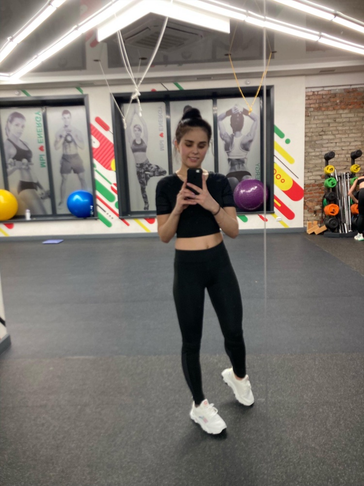 Классный костюм )прекрасно подошёл по размеру . Быстрая доставка 👍