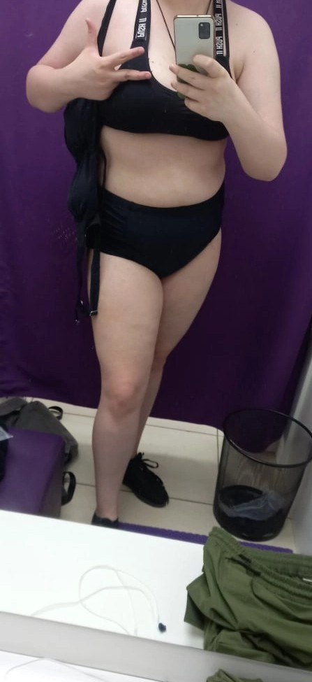 Смешанные ощущения. Лиф оказался больше, следовательно, почти не держал грудь, а вот трусы оказались вполне приемлемы для моей жирной задницы. Соответственно, 3 звезды :(
p.s. лиф действительно слишком большой, даже, для 60 размера