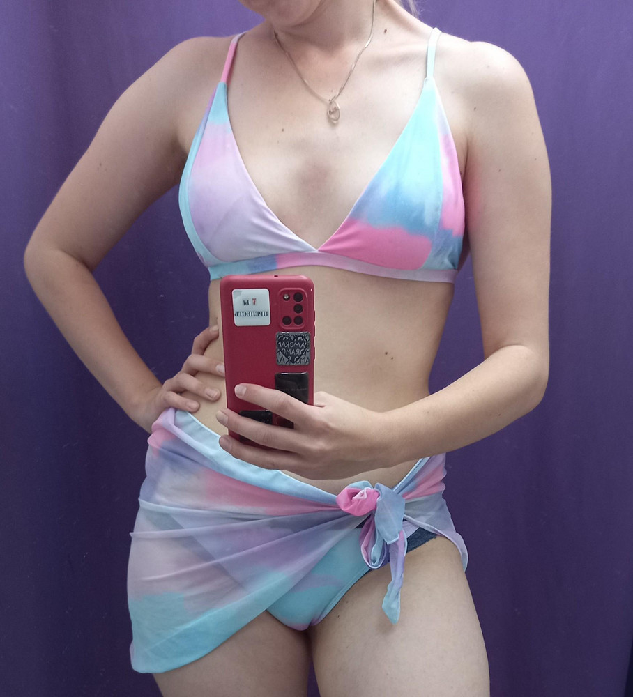 Красивый купальник, сел идеально! Сшит качественно, фурнитура на вид крепкая. Очень рада покупке