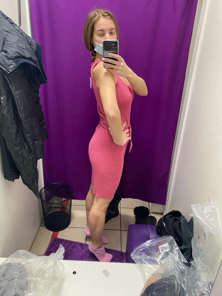 Очень хорошее качество ,я купила сразу 2 по 450руб а для такой цены оно прям идеальная ,заказала бы ещё -но цену сразу подняли в 2 раза)))