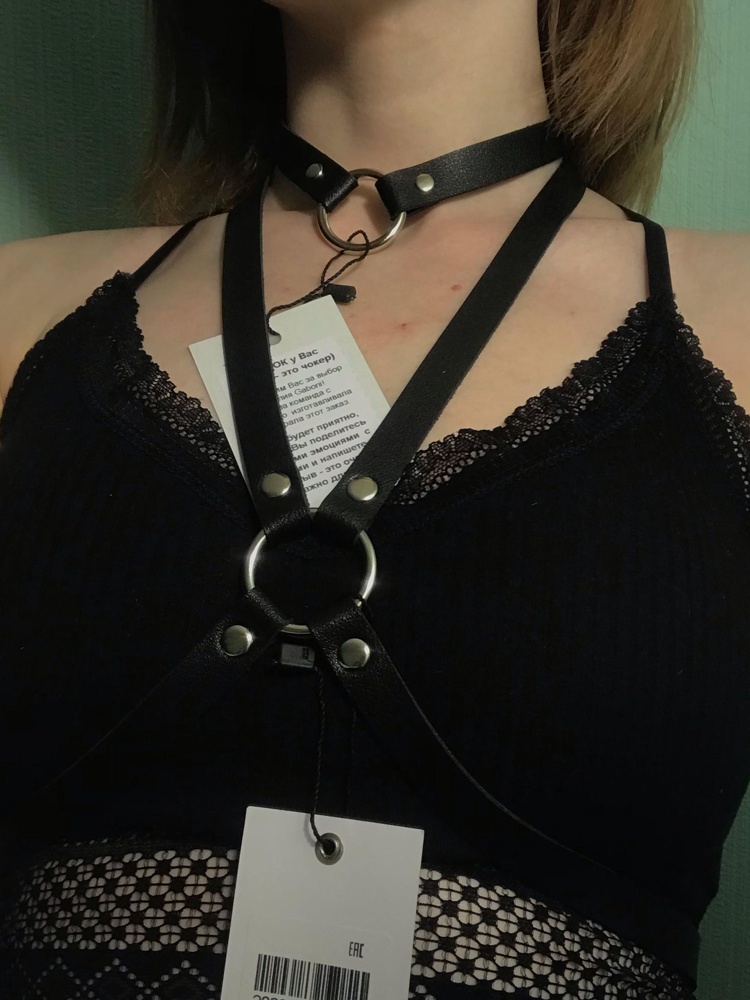 Слов нет, насколько это шикарно. У меня есть портупея нат.кожа, думала, что эта будет жёстче, но блллл, спасибо огромное❤️ за чокер отдельно сердце отдаю🖤