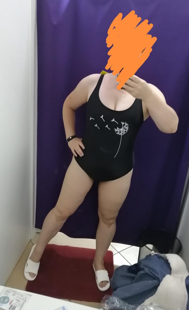 Сняла звезду за неполное описание. Не указано, на какой рост расчитано. По отзывам тоже непонятно-кому на 164 не очень, кому-на 175 мал. Мой рост 171, лямки тянут. В остальном все соответствует описанию. Брала для бассейна, к хлорке материал хорошо отнёсся.