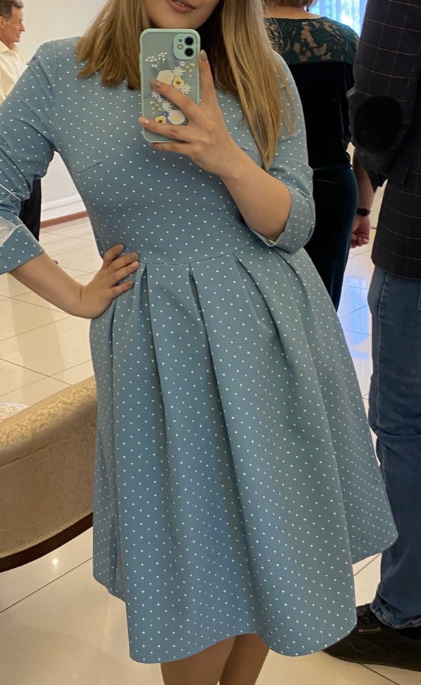 Платье супер, приятная ткань, сшито хорошо, нигде ничего не торчит! Классный фасон, не полнит!!!