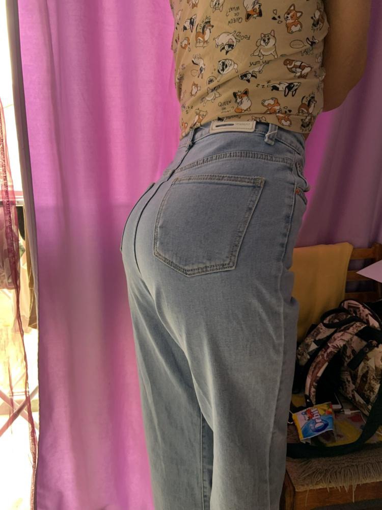 Шорты крутые! Под одеждой не заметны, смотрите фото, даже под атласной одеждой не видно, в основном ношу под брюками, рекомендую.