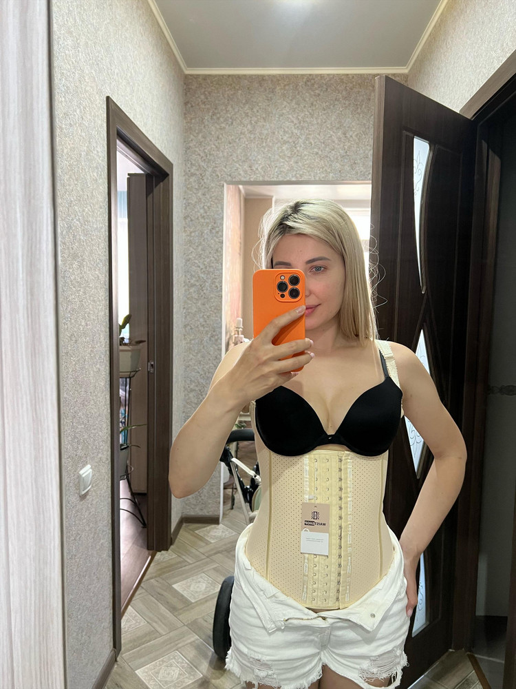 Корсет очень понравился 🥰 я в восторге ! Заказывала размер S, застегнула сразу же. До этого покупала корсет другой фирмы 44 размера и с эффектом сауны , его застегивала уже на все крючки , в этот раз решила заказать маленький размер , для большей утяжки после родов) Увидела эту фирму и решила приобрести сразу же) я довольна качеством , и нравится что ещё идёт утяжка в области лопаток👌