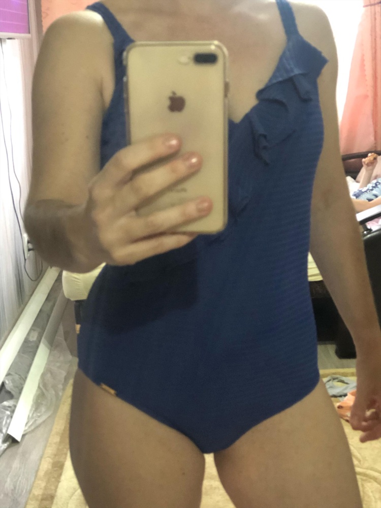 Купальник просто класс!!! По фигуре сел идеально! Чашечки вытащила без них мне показалось удобнее. Я очень довольна и за такую цену вообще супер!!!