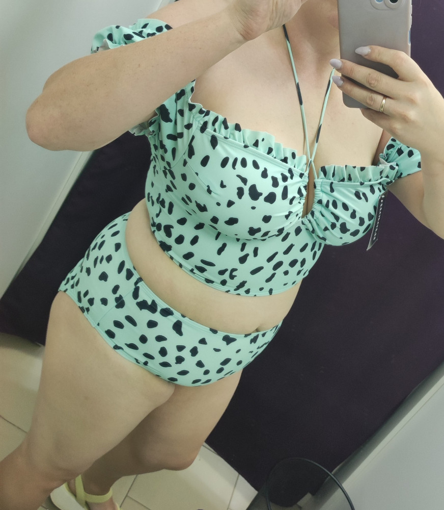 Перемерила множество купальников, но этот понравился больше всего