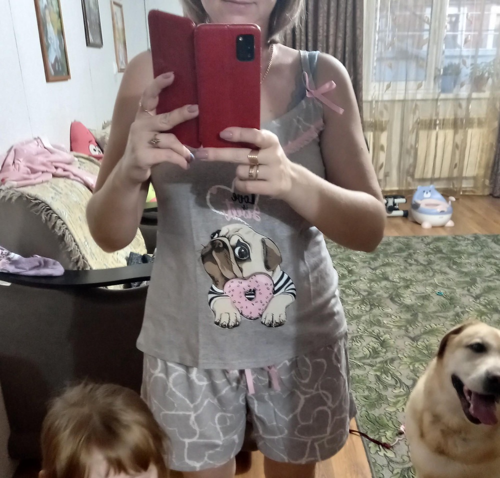 Пижама по качеству отличная, по размеру 👍, заказала на размер больше,  т.к люблю по свободнее