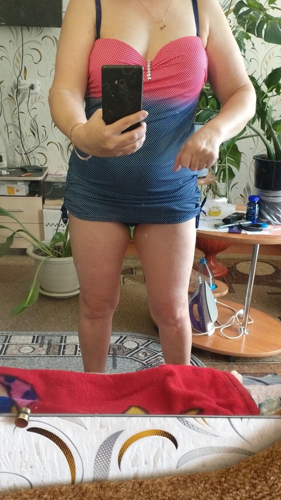 Отличный купальник,ношу 48 размер,взяла 52,неплохо,но по ощущениям надо было 50 брать. В силу возраста открытый не одену,а этот просто спасение