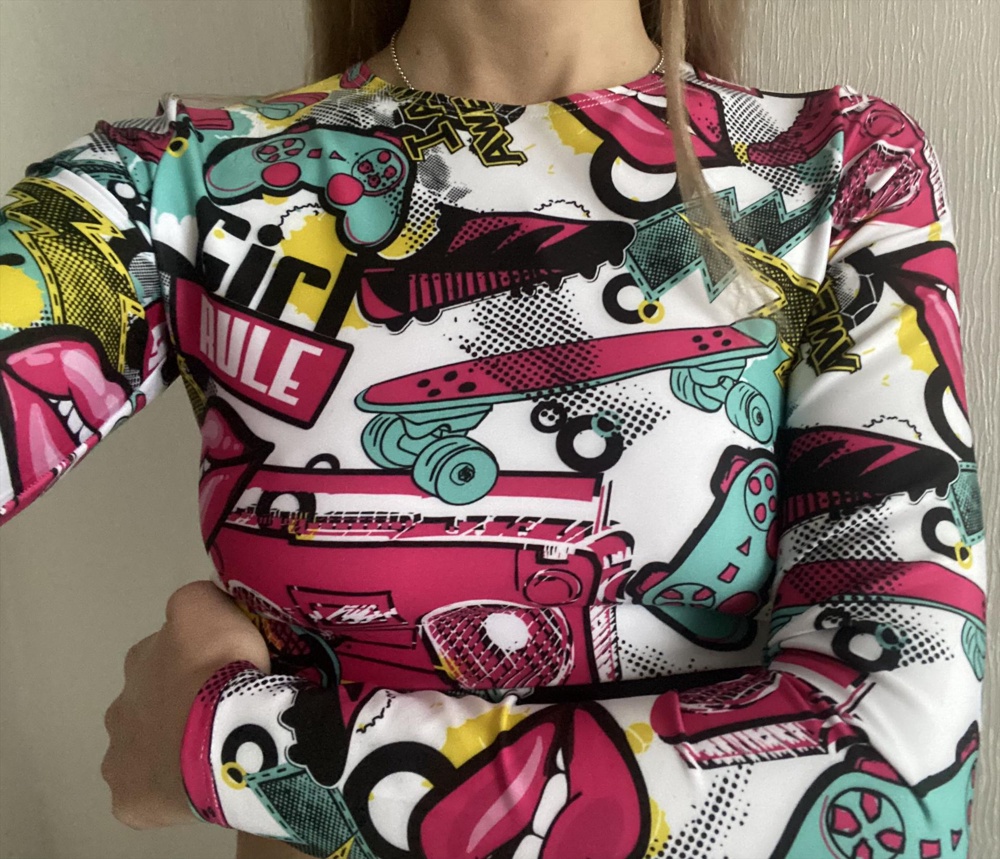 Классный топ🔥 По размеру подошёл идеально, плотный и хорошо тянется. Брала для спорта. Рекомендую )