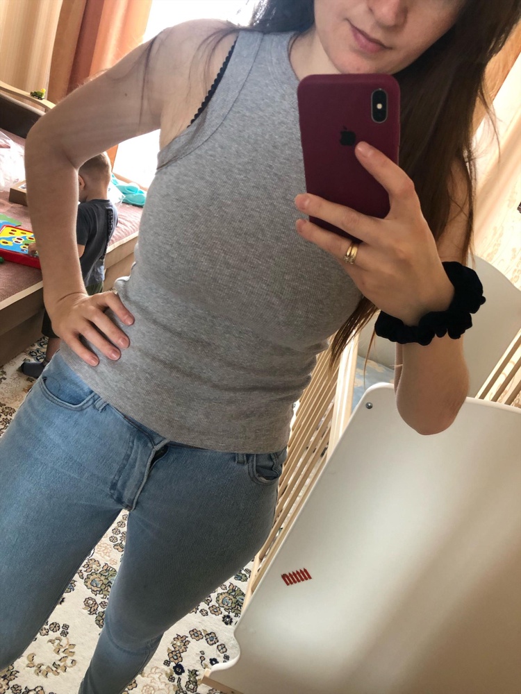 🔥🔥🔥 не короткая и не длинная, заправлять не нужно, идеальная 😍! Спасибо, я довольна! 