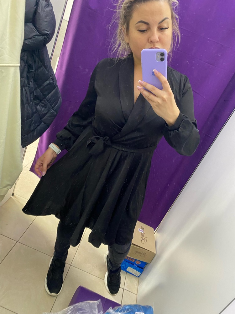 Не плохое платье за свои деньги. Но ремень однозначно нужен другой. Выбрала чёрное! Размер 48. 