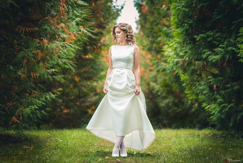 Платье хорошее по качеству, смотрится очень красиво, размер 46 соответствует. На рост 170 длинное, можно сделать короче. 