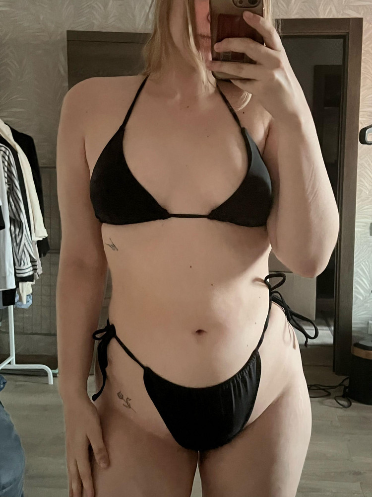 Купальник в целом за свою цену по качеству хороший, но лиф просто крошечный, а трусы по размеру, из-за чего выглядит нелепо. Но так как мне срочно понадобился купальник, пришлось оставить. 