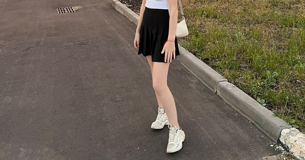 любимая юбка! ношу и в школу и на прогулки,  качество отличное и сидит очень хорошо 🥰