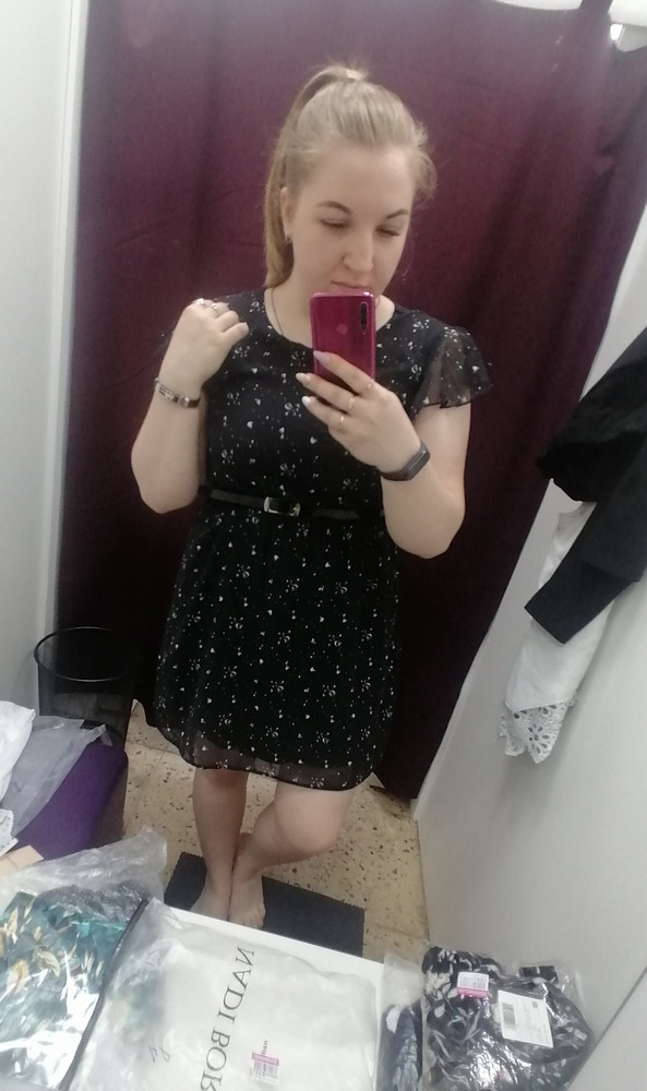 Я осталась довольна, покупала на мероприятие, но и в повседневной носке отлично себя показало!