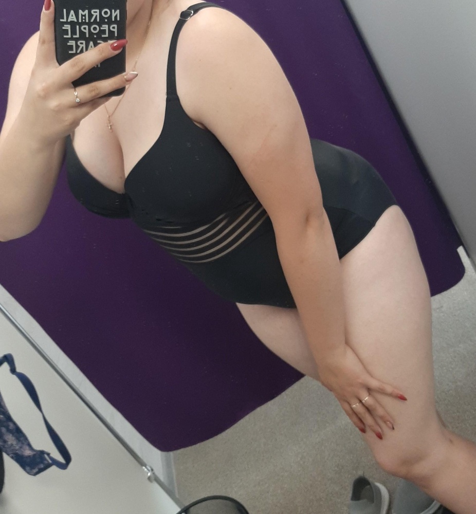 Очень крутой купальник,скрывает наше женское достоинство очень хорошо 😄 и в попе и в груди отлично