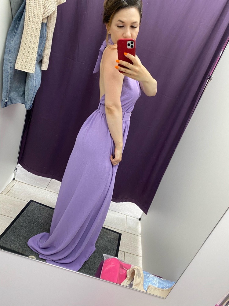 Это просто бомба 💣! Ткань не гладкая. Как будто морщинистая, средней плотности. Есть карманы сбоку. Завязки из двойной ткани сшиты. Не просвечивают. Завязки сверху можно переплетать, как угодно. На 88-66-88 рост 154 xs сидит в талии плотновато. Перезаказала S. И ещё хочу в цвете фуксия примерить 😅. Все красивые! Никак не могу с цветом определиться. 