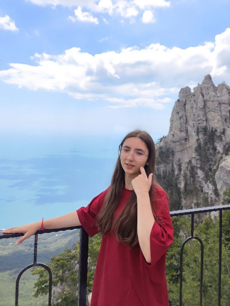 со временем немного растягивается горлышко, рост 162