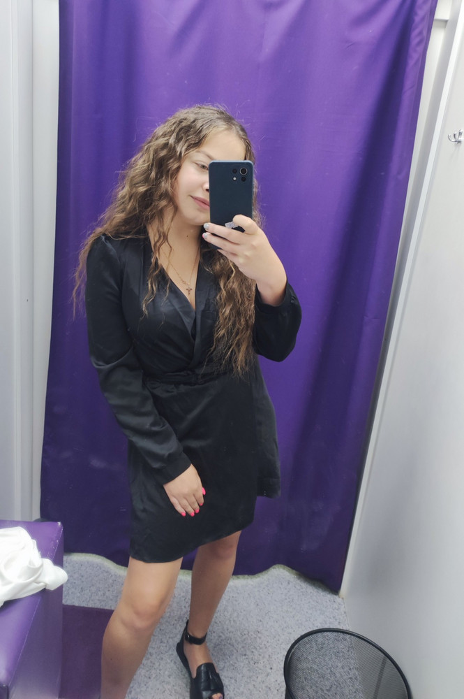 Очень классное платье . На свой 44 размер , подошёл 46.