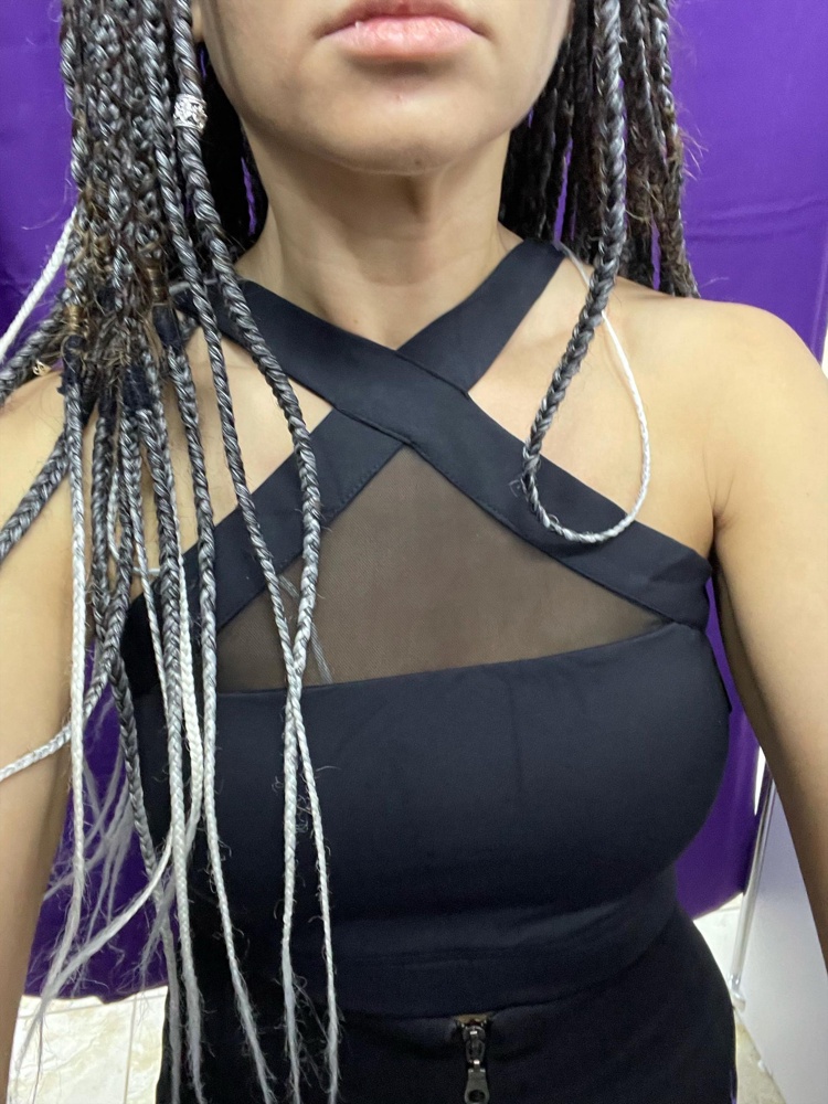 Верхняя часть душит врезается в горло очень не комфортно