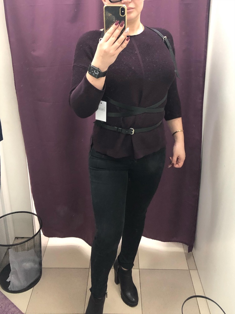 Давно мечтала о портупее, но так жалко мне было на нее денег. Когда увидела акцию, то не смогла удержаться. 1300₽ для кожи - 👍🏽. На 46-48 взяла размер больше. Чтобы застегивалась по центру. Подошло. Я довольна. И обнаружила очень полезную для себя функцию - следит за осанкой))) чуть плечи вперед и сразу начинаешь ее чувствовать и выпрямляешься) всем советую! 😉